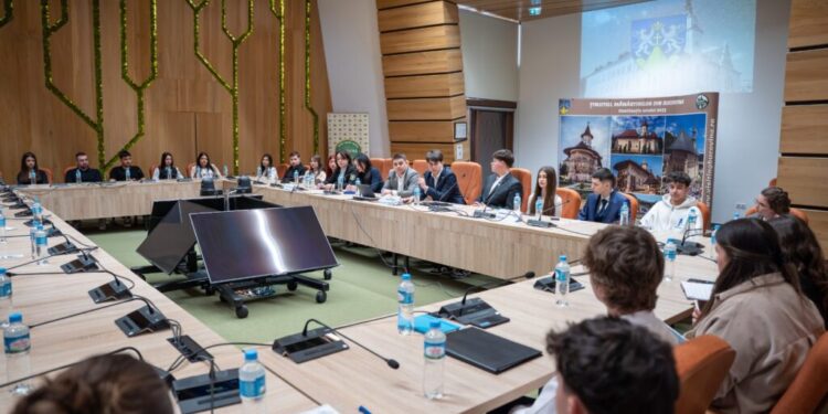 Gheorghe Șoldan, către membrii Consiliului Județean al Elevilor: Puneți presiune pe cei care iau decizii!