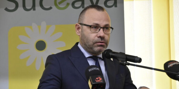 Ciprian Anton, întrebat dacă a primit mesaje de felicitare după numirea sa în funcția de șef al Inspectoratului Școlar Suceava: ”Mai multe ca de ziua mea, dacă este să glumim”