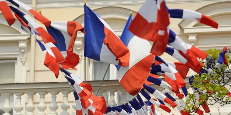 Ambasadorul Franţei în România, Nicolas Warnery, în vizită la Suceava. Acesta va participa la Maratonul de Business, va vizita mai multe întreprinderi locale și se va întîlni cu studenții de la USV