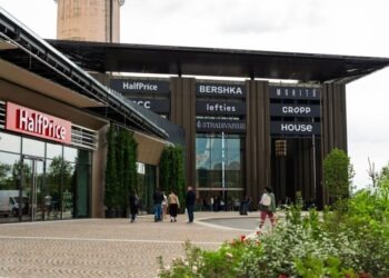 Un număr record de vizitatori la deschiderea extinderii Iulius Mall Suceava: peste 220.000 de persoane au participat la evenimente, bucurându-se de sesiuni de cumpărături, oferte speciale și concerte