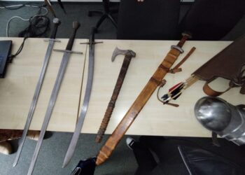 Prezentare de echipamente medievale din Europa, la universitatea suceveană