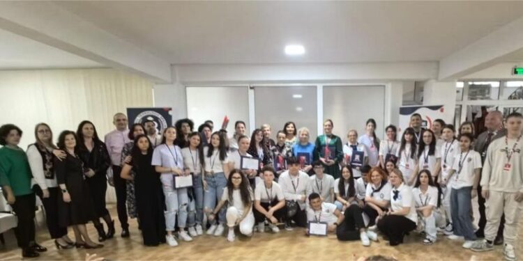 Elevii de la Bivolărie, Vicovu de Sus, două premii și două mențiuni la Concursul național pentru elevi cu deficiențe de auz