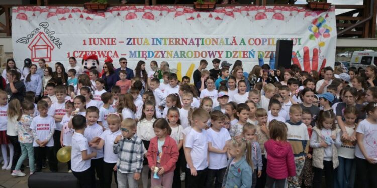 Sărbătoare pentru 600 de copii, la Solonețu Nou, organizată de Uniunea Polonezilor din România (Foto)