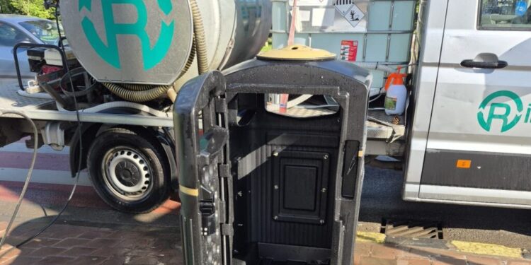 Municipiul Suceava. Coșurile de gunoi stradale vor fi curățate mai des