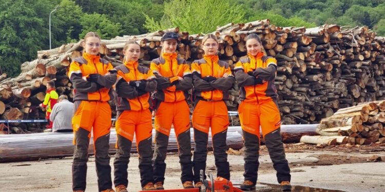 Opt elevi vor reprezenta Colegiul Silvic ”Bucovina” din Cîmpulung Moldovenesc, în Letonia, la etapa europeană a Campionatului European al Tinerilor Silvicultori (Foto)