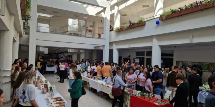 O bere cu gust de brad, cîștigătoarea celei de-a VI-a ediții a FIA Food Fest, eveniment organizat de Facultatea de Inginerie Alimentară Suceava (Foto)