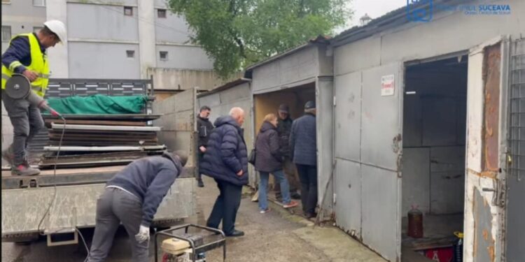 A început demolarea garajelor de pe domeniul public. Se lucrează în zona ”Bebelușul”, blocul turn situat peste drum de Catedrala ”Nașterea Domnului” de pe Mărășești