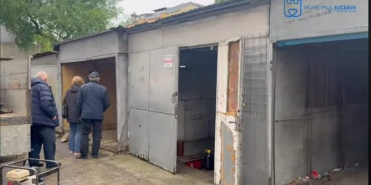 A început demolarea garajelor de pe domeniul public. Se lucrează în zona ”Bebelușul”, blocul turn situat peste drum de Catedrala ”Nașterea Domnului” de pe Mărășești