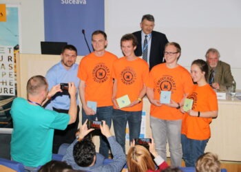 Concursul Internaţional Studenţesc de Calculatoare HARD & SOFT, organizat de universitatea suceveană, a ajuns la ediția cu numărul 30. Anul acesta, în competiție s-au înscris 15 echipaje din țară și din străinătate