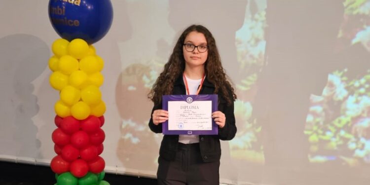 Elevi de la Școala 4 Suceava, un premiu I și două mențiuni, la etapele naționale ale olimpiadelor de Religie și de Limba italiană (Foto)