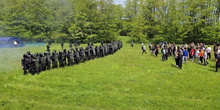 Numeroși jandarmi, polițiști și pompieri s-au antrenat timp de trei zile în două locuri din județul Suceava (Foto)