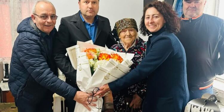 Rădăuțeanca Maria Nicolaiciuc, sărbătorită la împlinirea vîrstei de 100 de ani