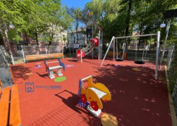 Trei locuri de joacă moderne, inaugurate de Primăria Suceava pe 1 Mai (Foto)