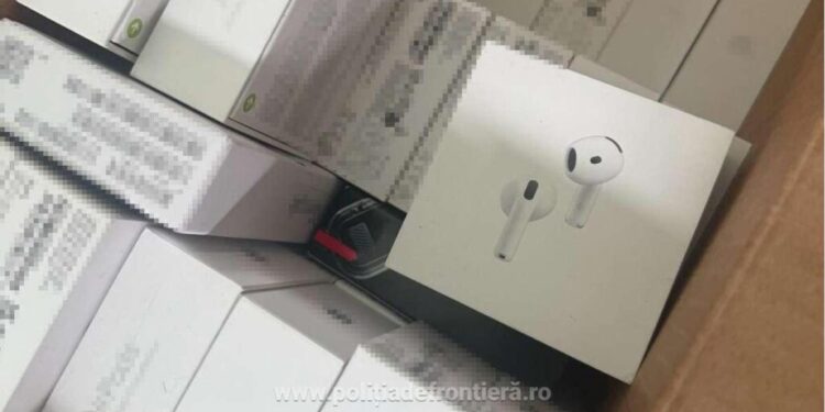 Marfă de 90.000 de euro, confiscată de polițiștii de frontieră dintr-un microbuz ajuns în Vama Siret