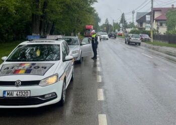 45 de echipaje de poliție monitorizează siguranța traficului rutier în condițiile atenționărilor meteo