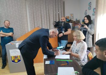 Deputatul AUR Florin Pușcașu a votat ”pentru reinstaurarea democrației” (Foto)