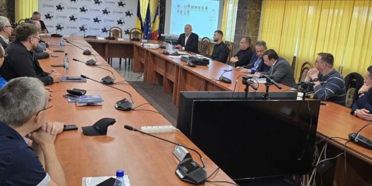 Primarul Rîmbu, întîlnire cu firmele care au cabluri atîrnate pe stîlpii din Suceava, pentru a le trece pe acestea în subteran