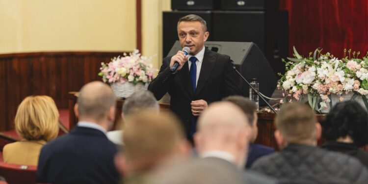 Concurs de șah la Vatra Dornei. Primarul Marius Rîpan: ”Acest eveniment aduce un plus de turiști”