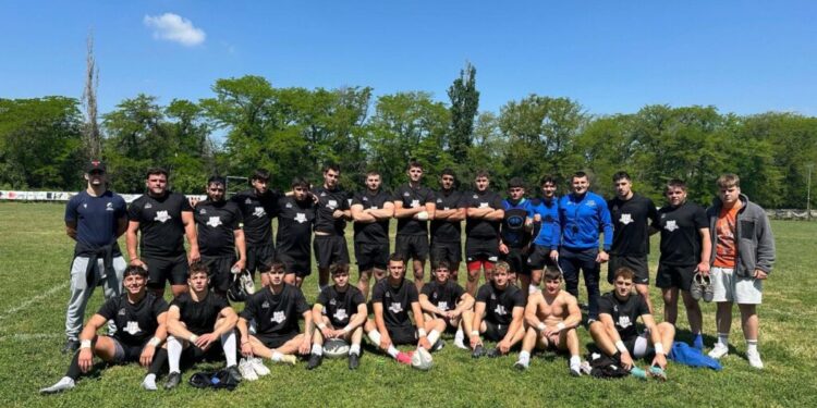 Echipa de rugby juniori I a Liceului cu Program Sportiv Suceava, victorie clară cu Rapidul și va juca semifinala Campionatului Național acasă. Duminică, 18 mai, tot cu Rapid