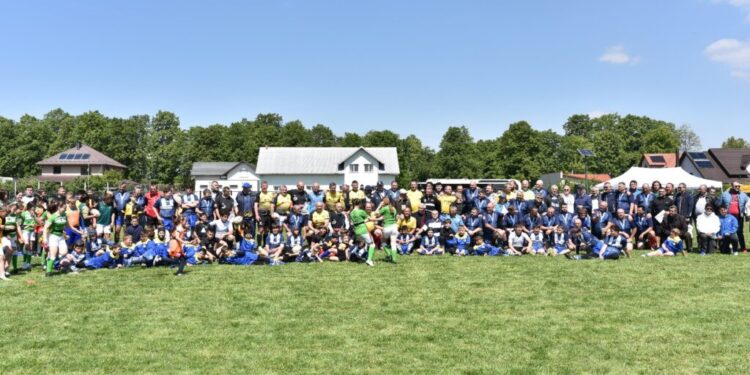 100 de copii și 100 de veterani, la un turneu de rugby disputat la Mitocu Dragomirnei. Președintele AJR Suceava, Lucian Preutescu: A fost un festival de rugby (Foto)