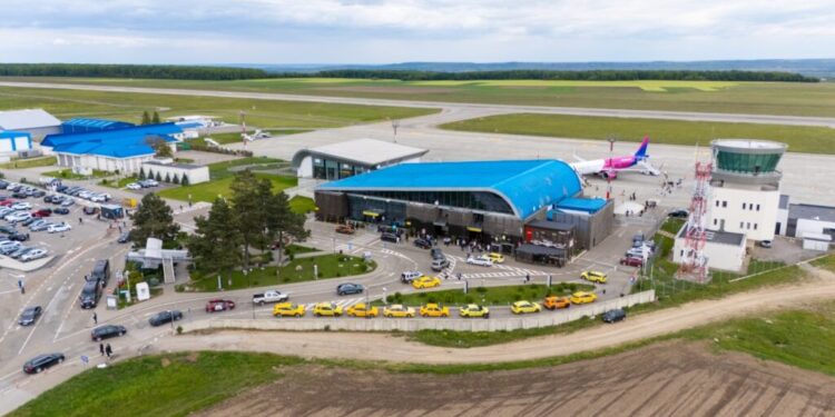 La finele anului, Aeroportul Internațional ”Ștefan cel Mare” Suceava ar putea fi al doilea aeroport din țară cu sistemul de aterizare instrumental (ILS) modernizat. În paralel se lucrează  modernizarea platformei de îmbarcare-debarcare