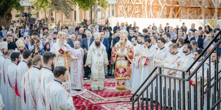 Nu plătești, nu primești distincție din partea Arhiepiscopiei Sucevei și Rădăuților