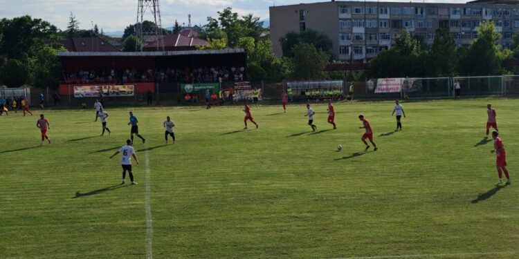 Cetatea Suceava, promovare în Liga a III-a! Prezent la returul barajului de promovare de la Onești, președintele Consiliului Județean Suceava, Gheorghe Șoldan, a promis sprijin pentru echipa de fotbal
