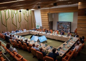 20 de reprezentanți ai unor companii germane, în vizită la Suceava. Aceștia sînt interesați să găsească furnizori locali și să deschidă unități de producție în zonă, în special în contextul reconstrucției Ucrainei