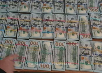 1,4 milioane de dolari, confiscați de la doi soți care doreau să treacă pietonal Vama Siret. Bancnotele erau lipite de corp