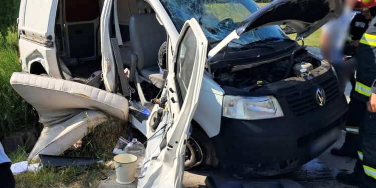 Două accidente, în zona Rădăuți. Șase minori au ajuns la spital