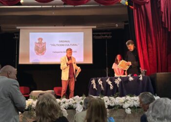 Artistul plastic sucevean Mihai Pînzaru – PIM, distins cu Ordinul Fălticeni Cultural, în cadrul Galei ”10 pentru Fălticeni”: A fost un eveniment onorant