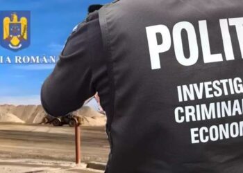 Polițiștii au pus sub acuzare o profesoară care ar fi falsificat documente pentru gradația de merit. Pe de altă parte, polițiștii au confiscat 30 de arme de pe piața neagră și 3 tone de alcool