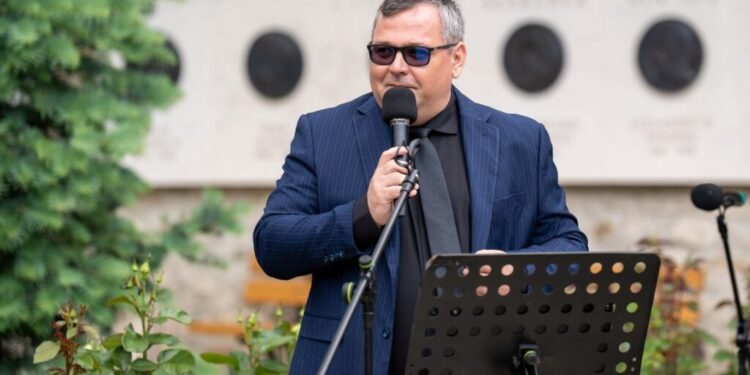 Nicolae Robu, la festivitatea de premiere a concursului de recitare din lirica eminesciană ”La Putna”: Mă bucur că numărul premiilor a crescut și sînt peste 30 de copii premiați. Eminescu nu e doar un nume în cărțile de română (Foto)