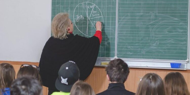 Peste 470 de copii de la 5 școli sucevene au beneficiat de sesiuni de orientare profesională