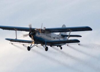 Tratamente aeriene pentru combaterea insectelor, la Rădăuți