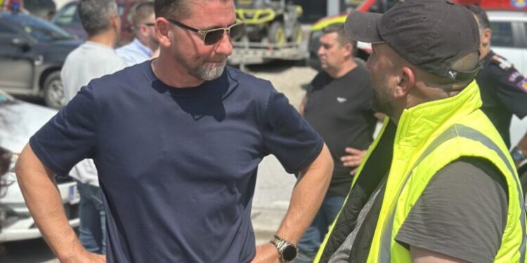 În județul Suceava, furtunile au ucis trei persoane. 95 de persoane au fost evacuate aerian cu sprijinul celor cinci elicoptere ale Inspectoratului General de Aviație al MAI. 80 de persoane au fost evacuate terestru (Foto)