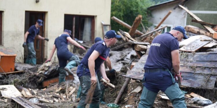 În perioada 27 – 30 iulie au fost desfășurate 525 de misiuni de intervenție – 401 în județul Suceava și 124 în județul Neamț. Au fost salvate 205 persoane