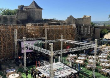 Cetatea de Scaun din primul rînd