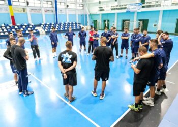 Echipa de handbal masculin a universității sucevene, în Portugalia, la Jocurile Universitare Europene. Sucevenii sînt campioni europeni de patru ori
