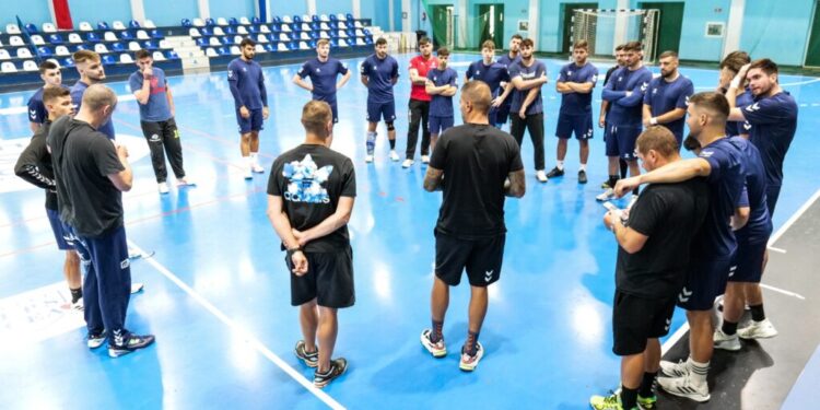 Echipa de handbal masculin a universității sucevene, în Portugalia, la Jocurile Universitare Europene. Sucevenii sînt campioni europeni de patru ori