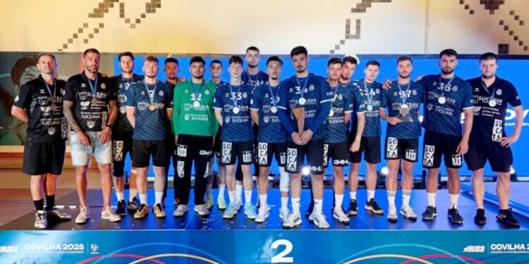 Echipa de handbal masculin a USV, vicecampioană europeană universitară. Cel mai bun jucător al turneului, Balazs Botond, de la USV