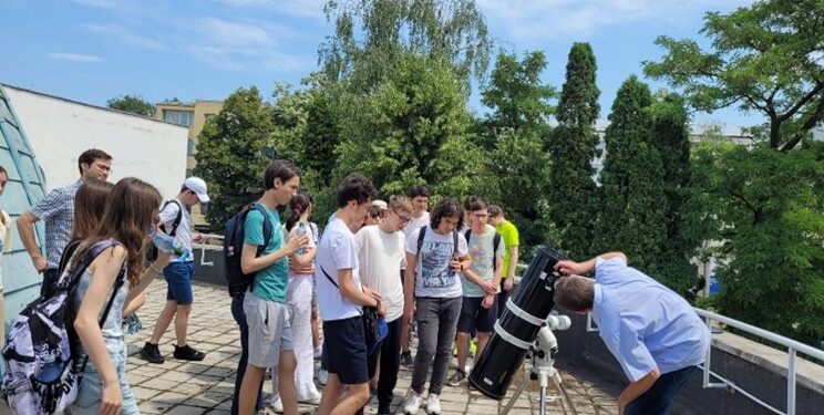 Elevii care vor reprezenta România la cele două Olimpiade Internaționale de Astronomie și Astrofizică s-au pregătit la Suceava
