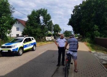 Veste reflectorizante de la polițiști pentru bicicliști. Plus 188 de amenzi aplicate