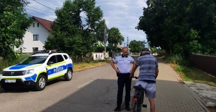 Veste reflectorizante de la polițiști pentru bicicliști. Plus 188 de amenzi aplicate