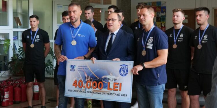 Vicecampionii europeni univesitari la handbal masculin, premiați cu 40.000 de lei de USV