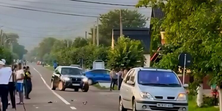 Mălini. Fetiță de 8 ani, accidentată mortal de o mașină, după o pătrundere bruscă pe carosabil