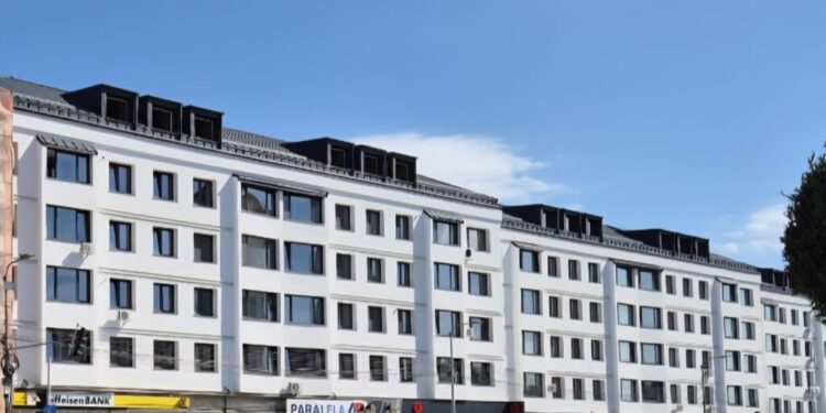 O dungă roșie, pe blocurile renovate din centrul Sucevei