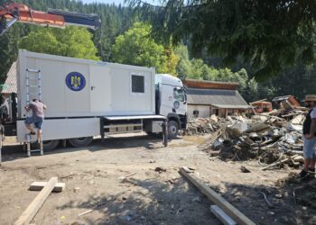 Alte 30 de construcții modulare, la Broșteni. ”Aceste module nu sînt doar construcții temporare, ci soluții rapide care aduc siguranță și un punct de sprijin pentru refacerea vieții de zi cu zi”