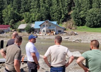 Casele din Broșteni distruse de inundații și-au găsit constructori. Gheorghe Șoldan: Primari și comunitățile lor, companii, ONG-uri, asociații religioase, voluntari, cu toții au sărit să ajute