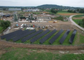 Parc fotovoltaic, la Horodnic de Sus, cu fonduri de la Ministerul Energiei. Parcul acoperă jumătate din consumul Primăriei